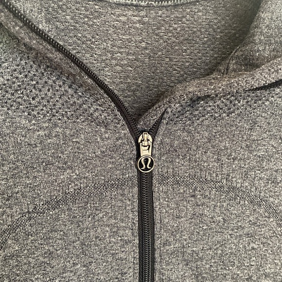 Lululemon Swiftly Tech 1/4 Zip (4) - Picture 3 of 6